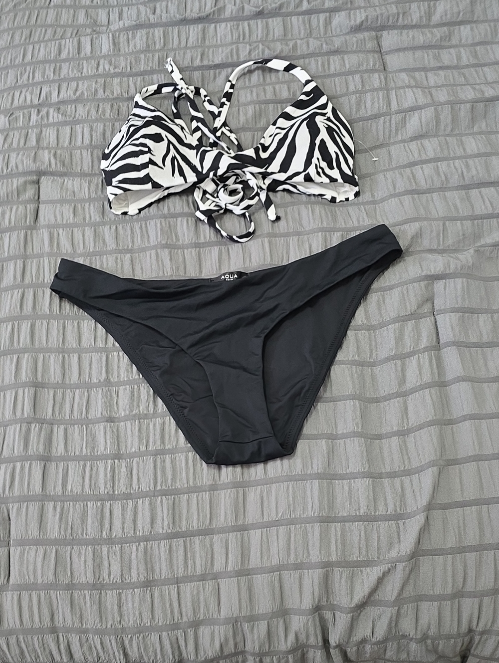 Aqua Black & White Zebra Tie-Front Bikini Set Sz Lg